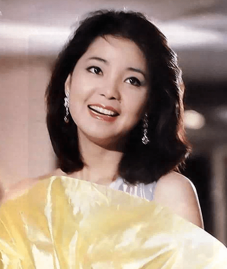 邓丽君什么时候成为了刘嘉玲的姐姐?看到这,我眉头一皱.