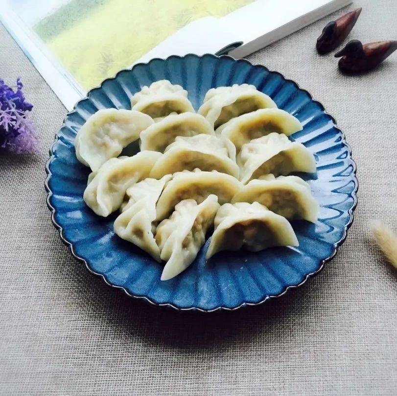 超好吃的素饺子馅做法大全,清淡爽口,全家人都爱吃!_胡萝卜_香菇_食材