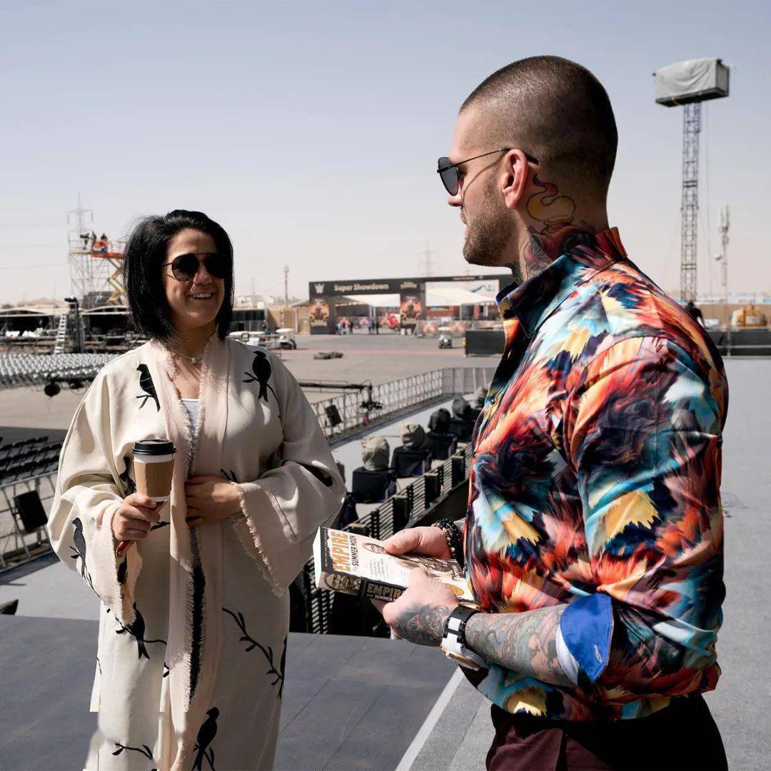 【图集】wwe贝莉罕见照片_官网_照片_图集