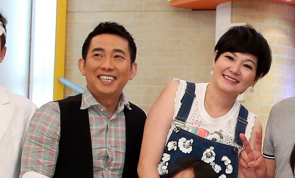 曝54岁台男星分手,结婚19年有4个女儿,夫妻不和多年早有预兆_童秀娟