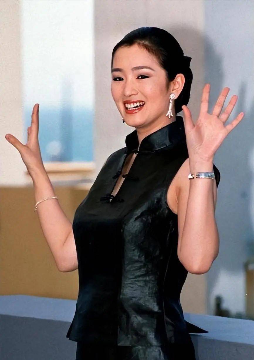 "霸气侧漏"巩俐:拒颁金马奖掌掴章子怡,情断张艺谋戛纳为她清场_肖华