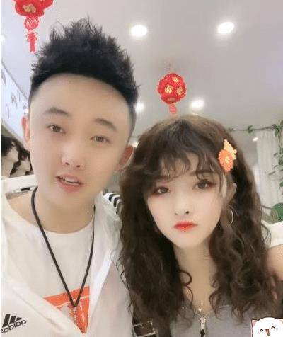 次惑小仙女为讨好男友烫"羊毛卷",意外美成洋娃娃,这颜值太精致了