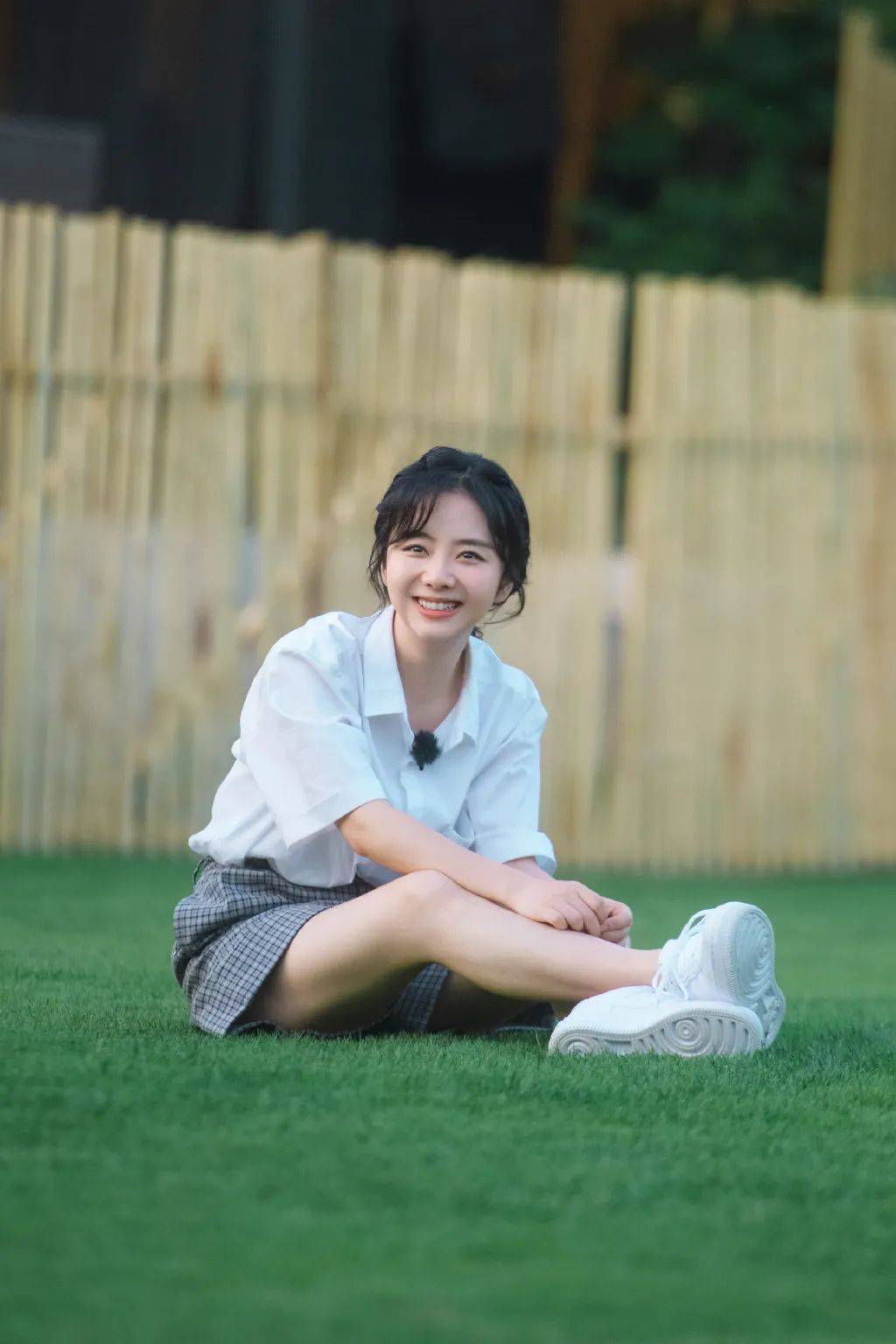 小个子女星谭松韵(也称小七,官方显示162cm,知情人目测说估计是156cm