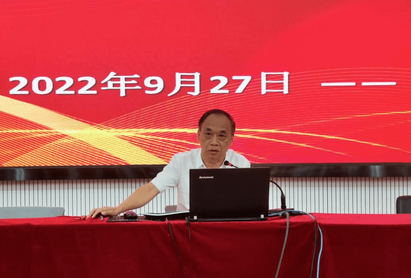 凝"新"聚力续辉煌,青蓝携手谱华章 ——泉州五中召开2022年秋季初中部