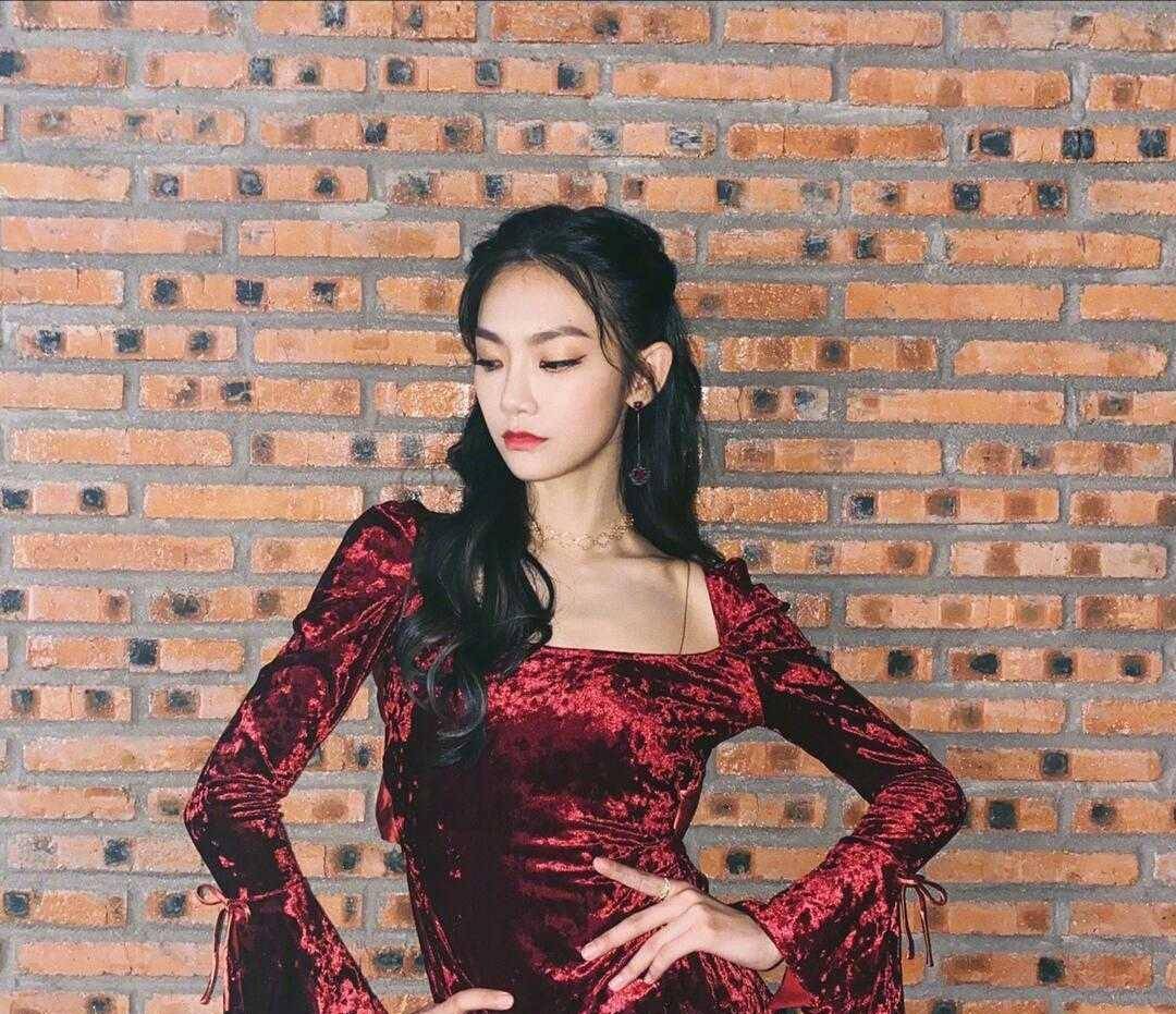 阔太熊黛林为捞金做"车模"?