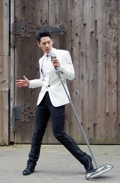 拍摄"流星花园"后,吴建豪和新加坡华人石贞善相爱,中间出过很多状况