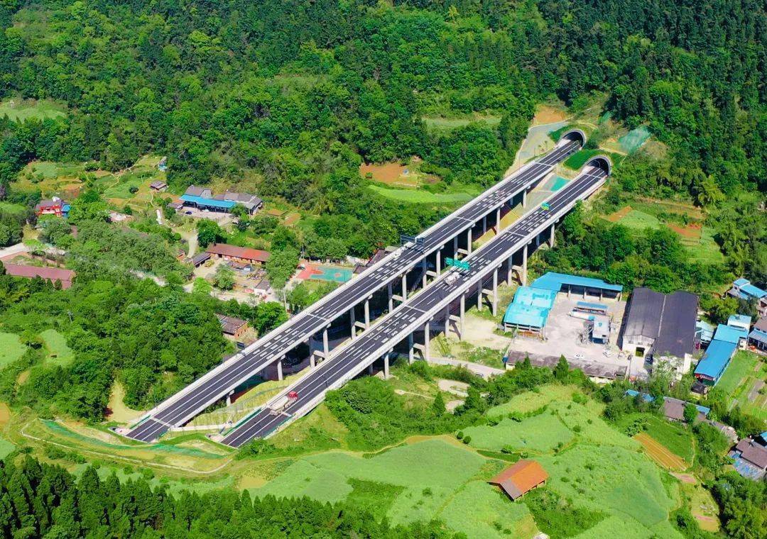 现场直击丨今天,宜昌江城大道全线通车!_宜昌市_宜都市_施工