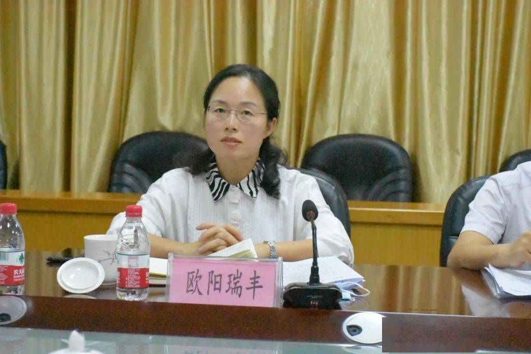 株洲市人大常委会党组成员,副主任欧阳瑞丰充分肯定株洲市人大教科文