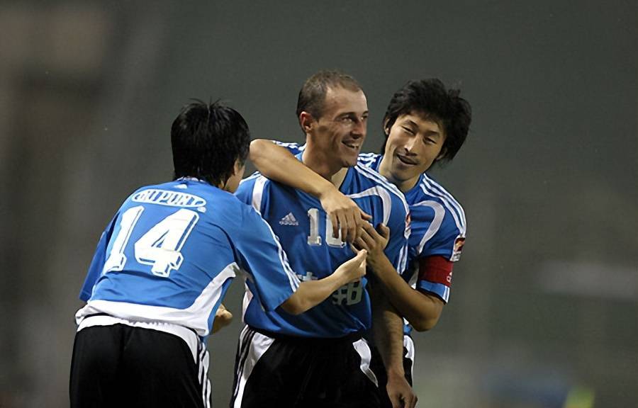 大连足球史上今天:2004年9月29日扬戈维奇助实德双杀山东鲁能,中超