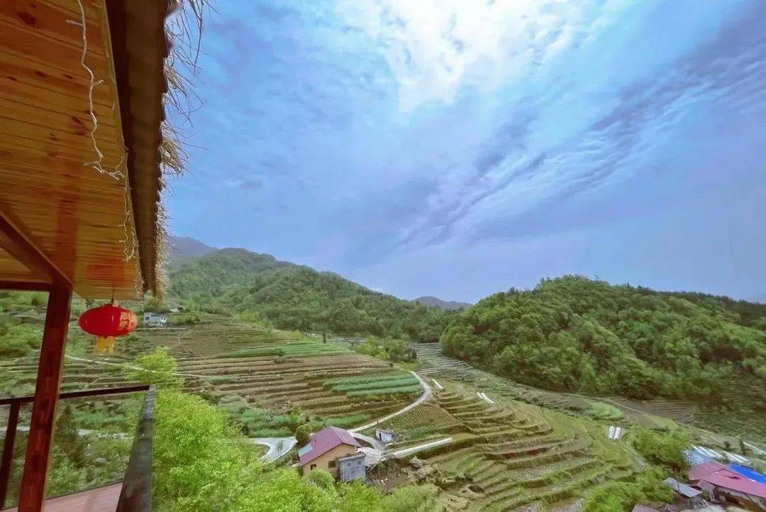 饒峰驛站)春華秋實·秋韻養生美食之旅悠然山省級旅遊度假區(洋芋粑粑