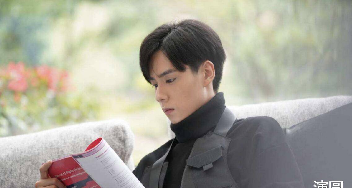 胡一天民国悬疑剧来袭,光看男二颜值就心动,收视率根本不用担心_圈子