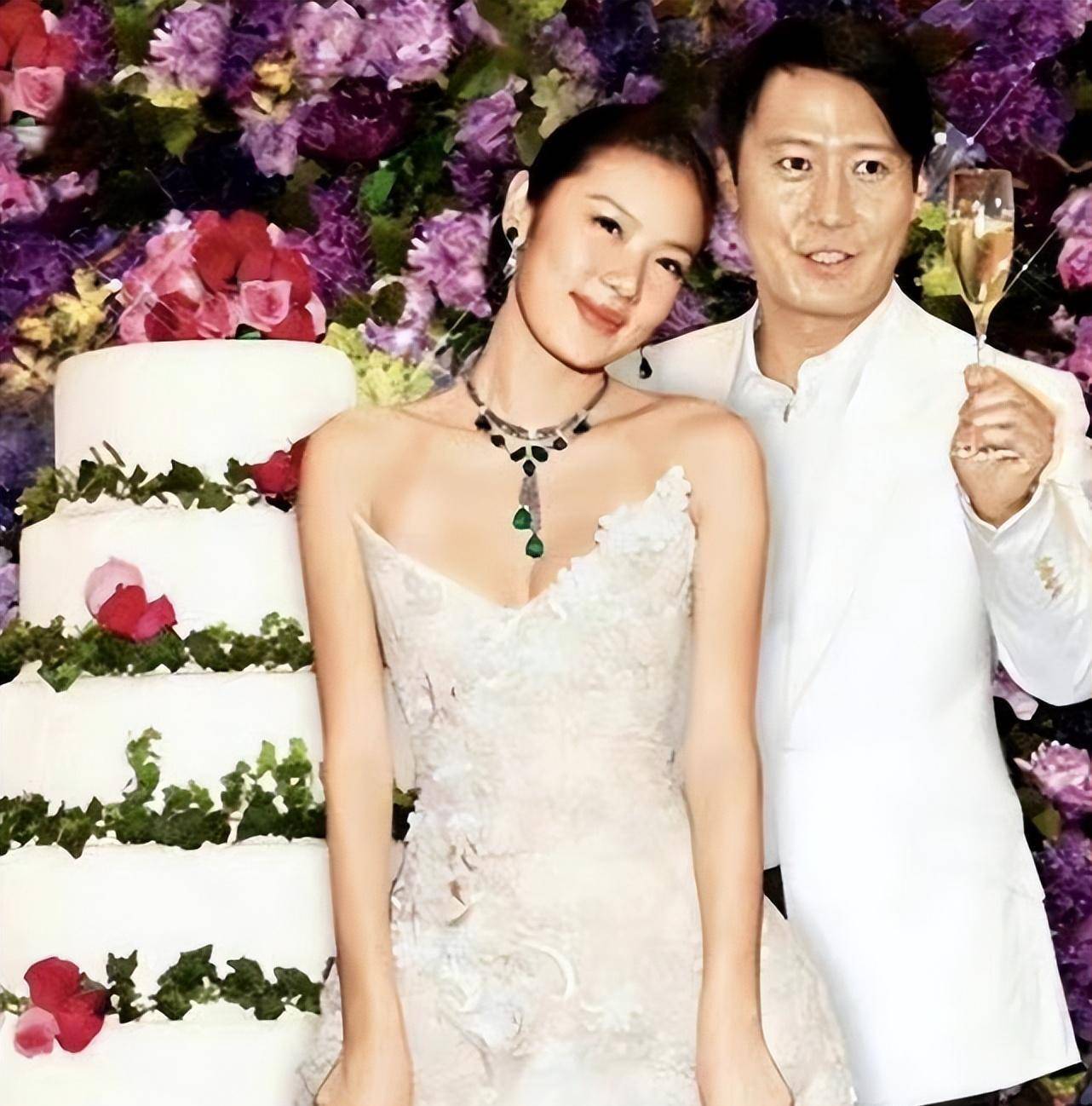 黎明前妻乐基儿晒出健身照,第二次结婚后,她的气质并没有减弱,她还是