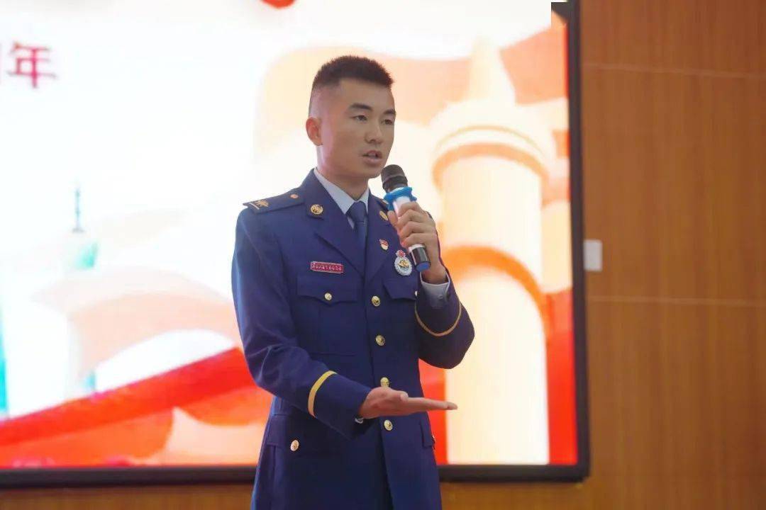 文山支队组织开展"护航二十大 忠诚保平安"主题演讲比赛