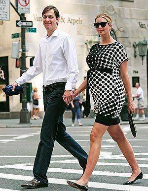 挺9个月孕肚当街亲吻,女儿成灯泡好嫌弃_库什纳_高跟鞋_千金