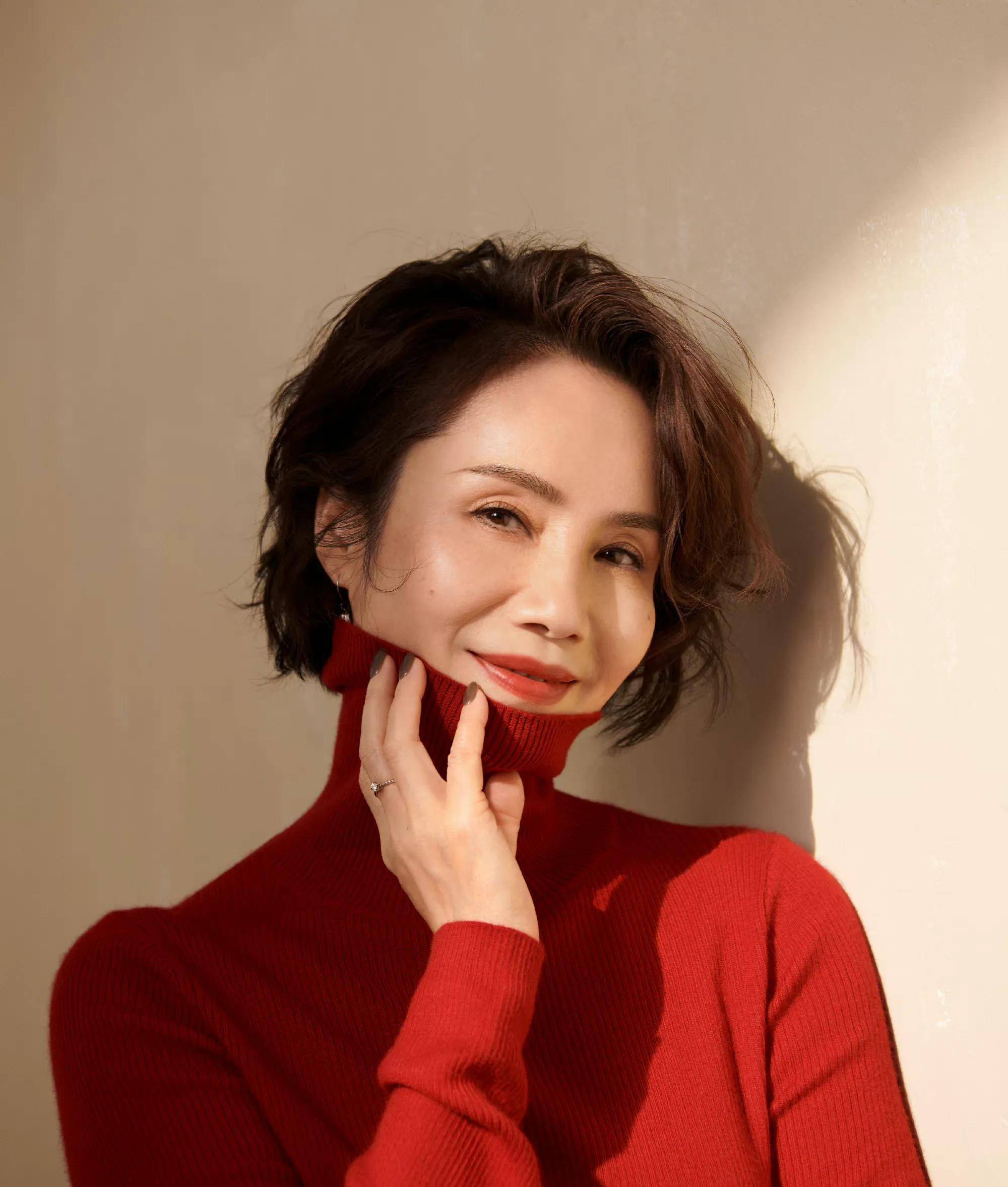 徐俐:携子二婚被宠成公主,退休后主播谈话节目,后悔没有生二胎_许莉