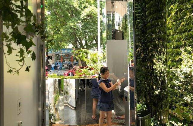 深圳一公厕迅速走红，极具特色被当成标杆，游客争相前来打卡！