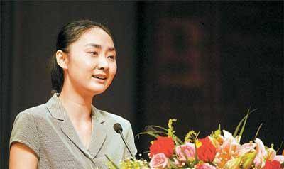 2006年歌手丛飞突然离世,五年后妻子离世,他们的女儿怎么样了?