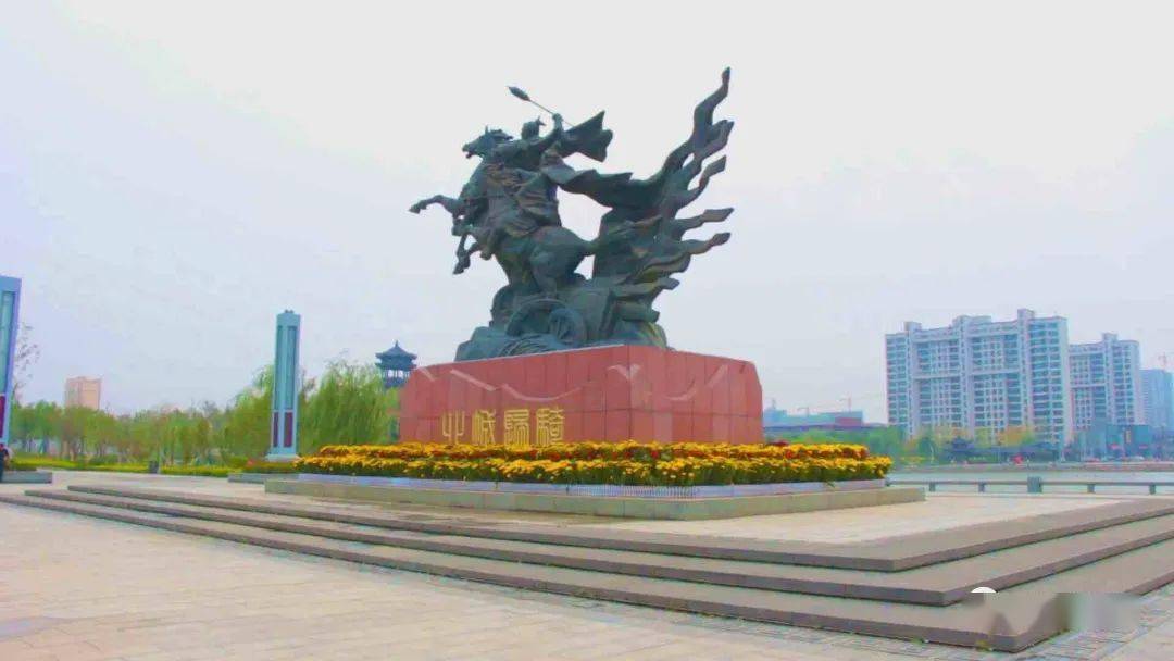 对各公园,广场进行花卉布展,主要分布在万福公园,东明湖公园,五得利