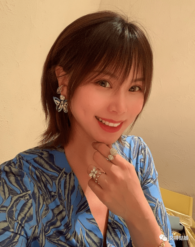 中国女排白富美曾春蕾确定退役,新工作出炉,走郎平老路!