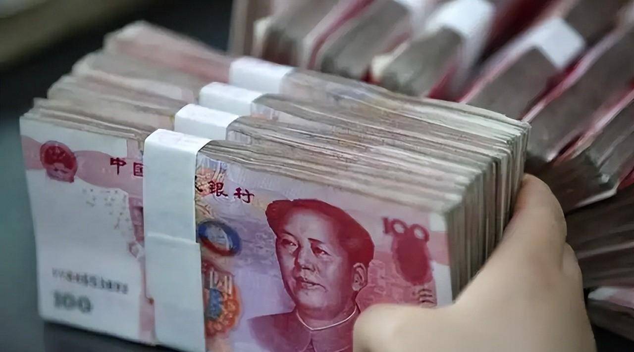 2011年农民夫妻床下查出8000万现金,被逮捕时,村民才知这么有钱_李家