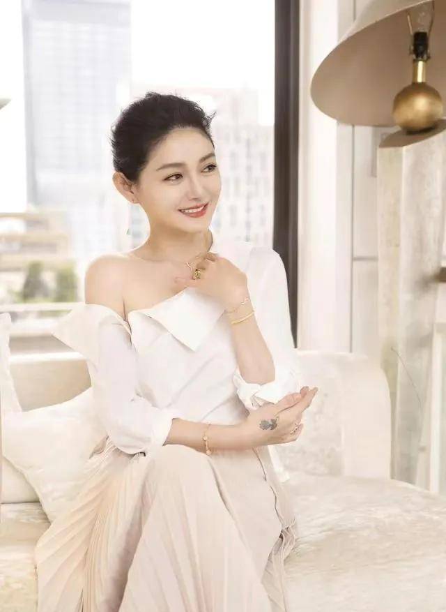 大s晒最新甜蜜美照,和具俊晔恩爱画面引网友围观吐槽:好没品_汪小菲