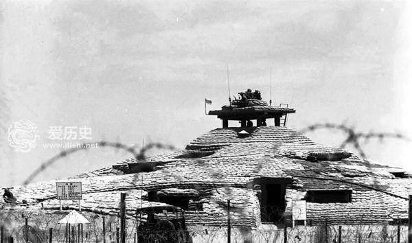 耀武扬威抵达越南西贡的韩国军队你是猴子请来的救兵吗?？