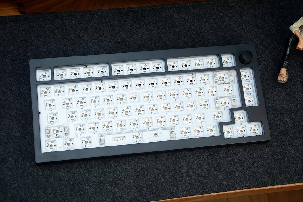 人生第一把客制化键盘就是它了,贱驴A3落日橙客制化套件体验