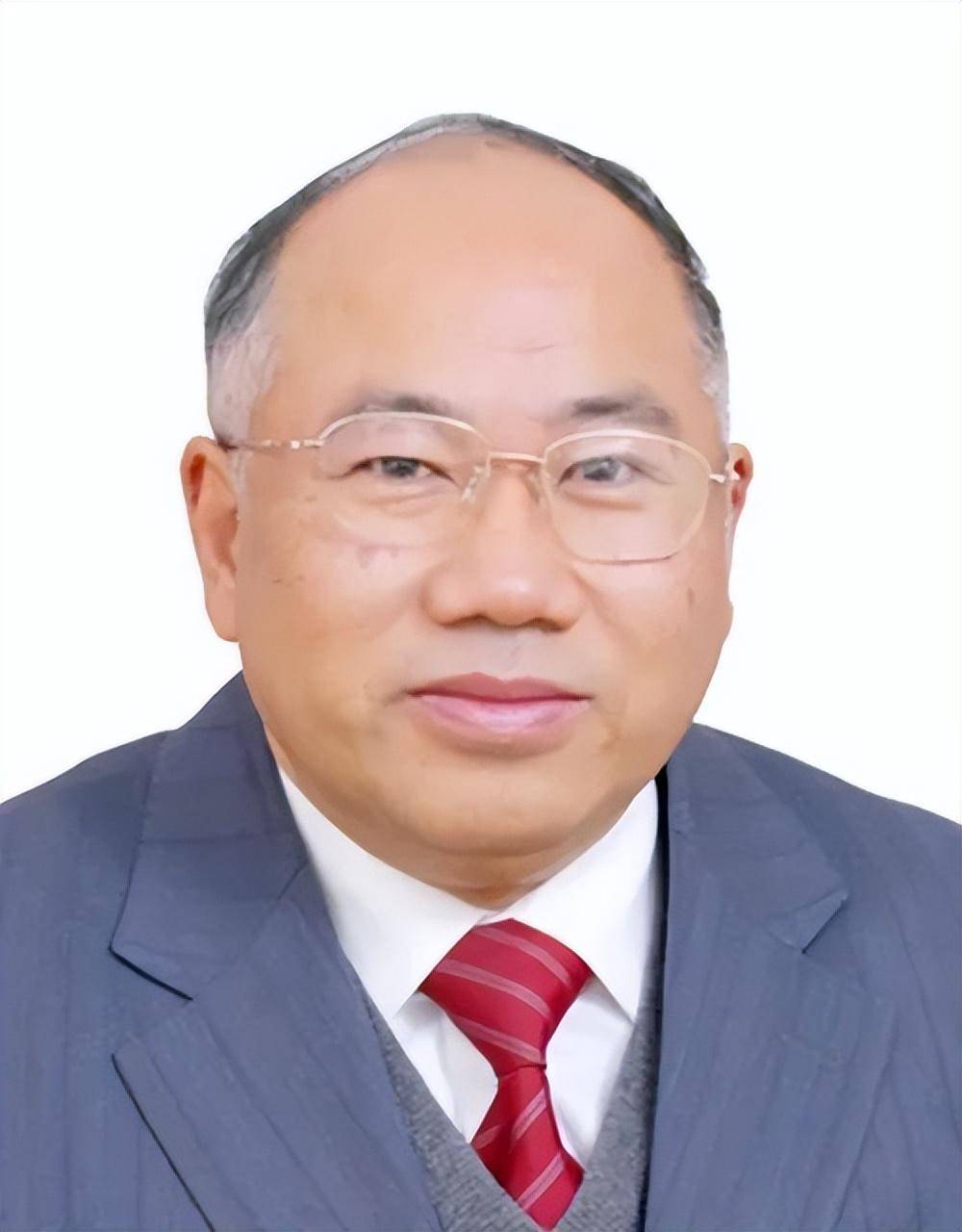 全国名中医连建伟,年逾古稀仍工作在一线,他的养生秘籍值得学习_中医