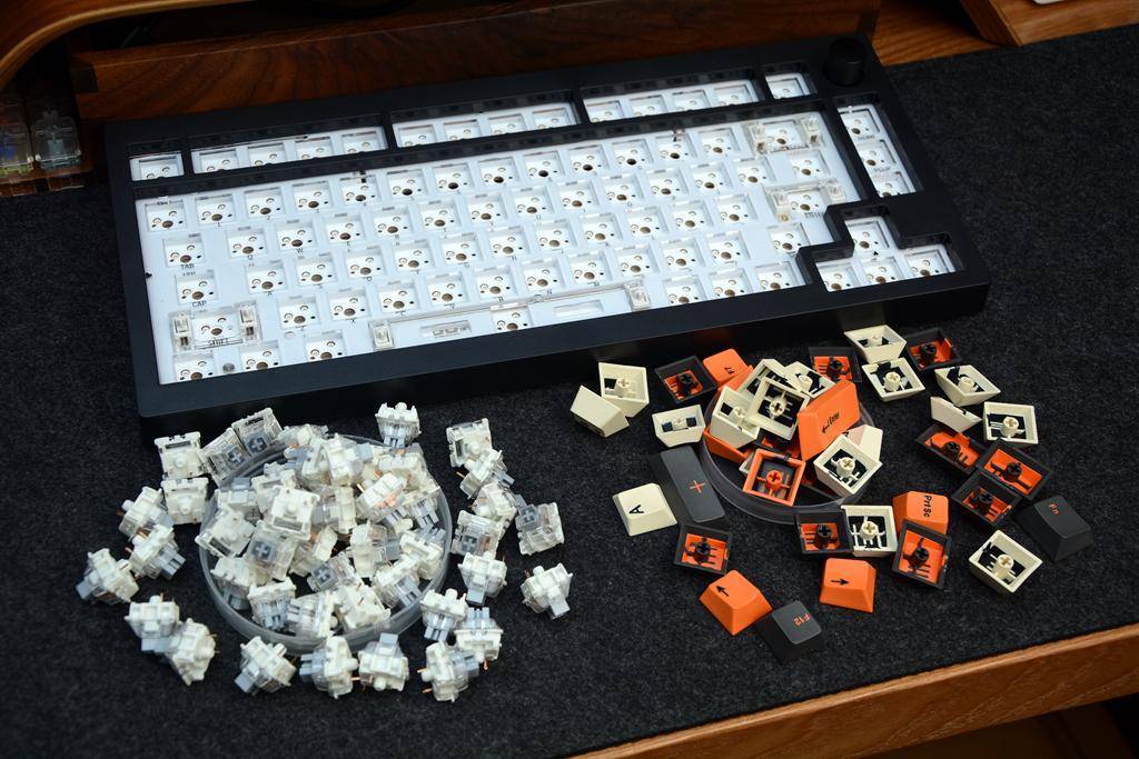 人生第一把客制化键盘就是它了,贱驴A3落日橙客制化套件体验