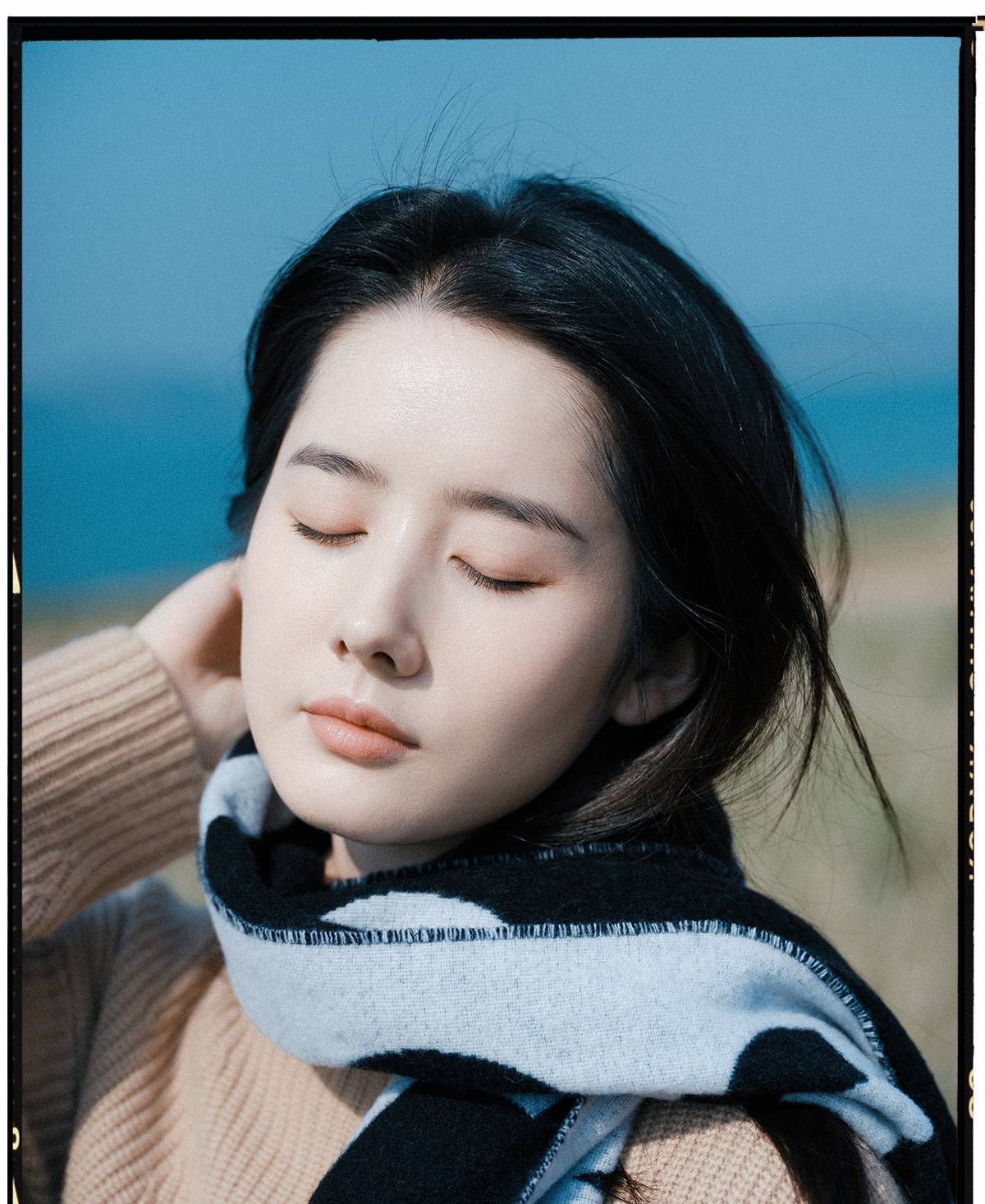 "星女郎"景如洋晒写真,林青霞和刘亦菲混合体,侧面像林青霞_照片_感觉