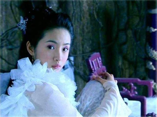 这么多古装剧里的七仙女都爱穿白色银耳裙,姐姐普遍都比妹妹漂亮