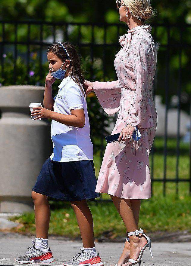 伊万卡回归名媛范啦!