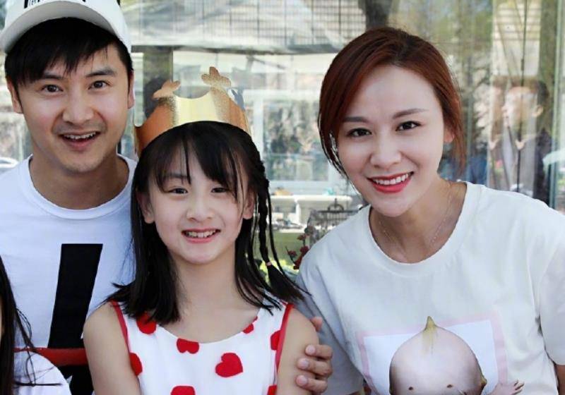现在田宸羽长大了,不少人都觉得这个小男孩五官非常