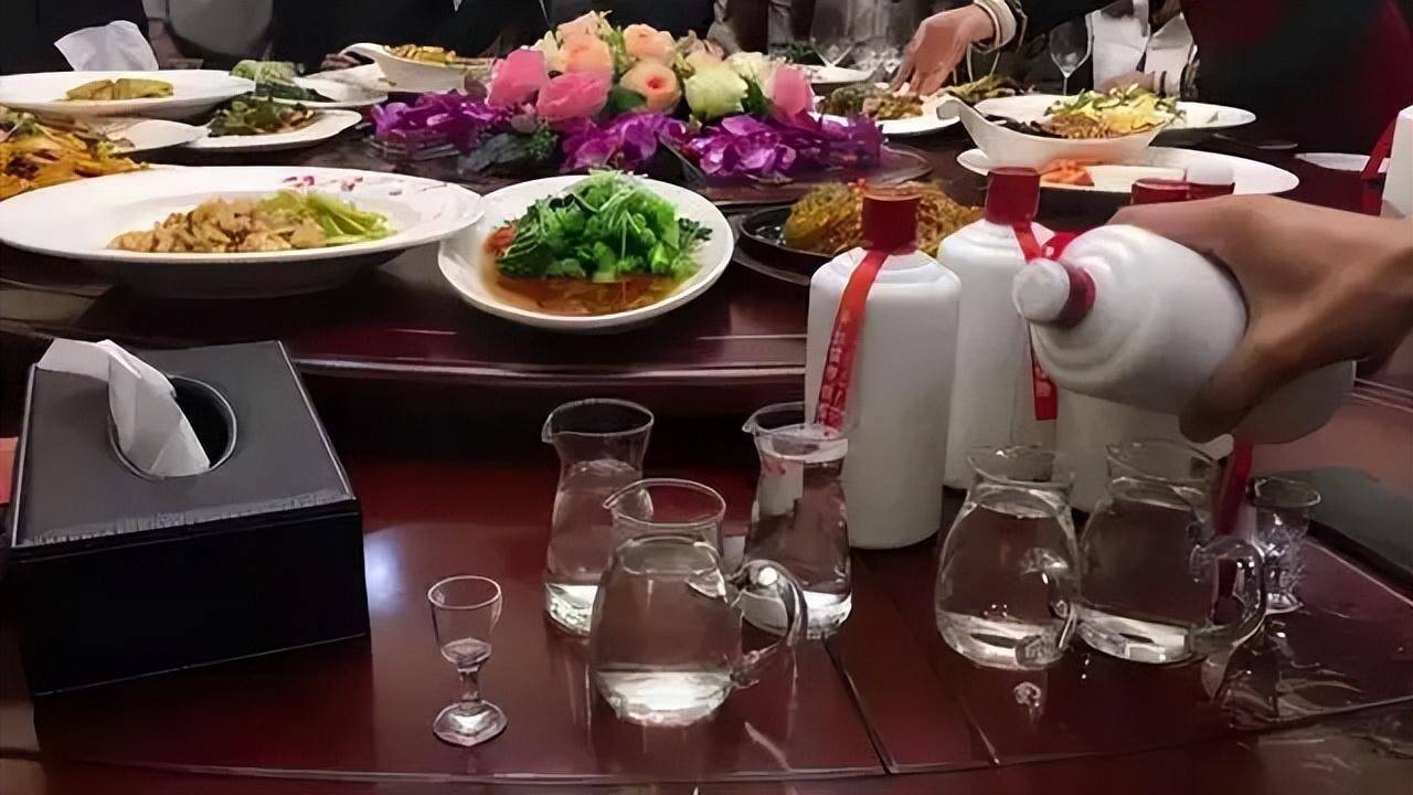 茅台五粮液万众喜爱,湖南人的酒桌上,却钟爱于"这4款纯粮酒"_中国