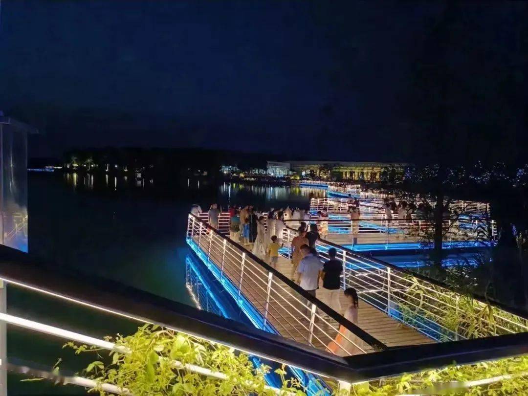 市樟树市发挥时代广场,三皇里,世纪华联超市,佳斯特超市等重点商圈和