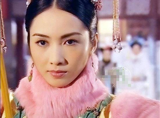 看过《金枝欲孽》的人应该都知道,这部剧里有很多场景都是冬天拍的