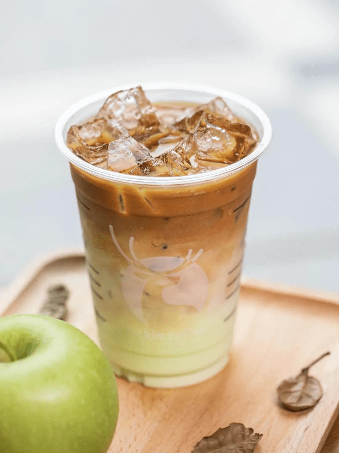瑞幸青森苹果丝绒拿铁,酸甜清新一口扫尽困倦_治愈_风味_果香