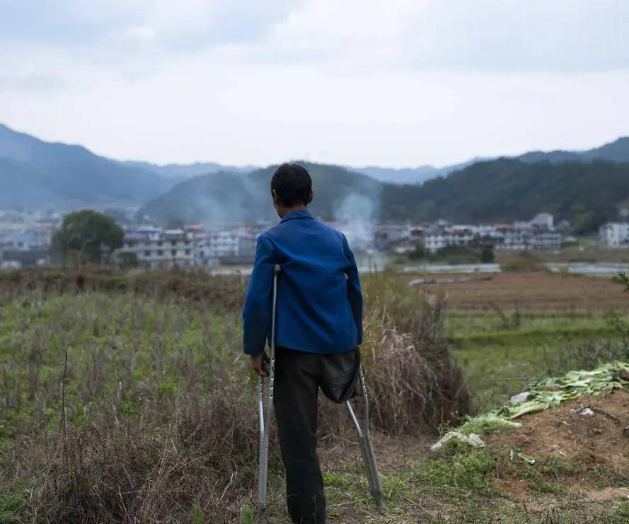 当年的"小马云"如今怎么样了?_范小勤_范家发_生活