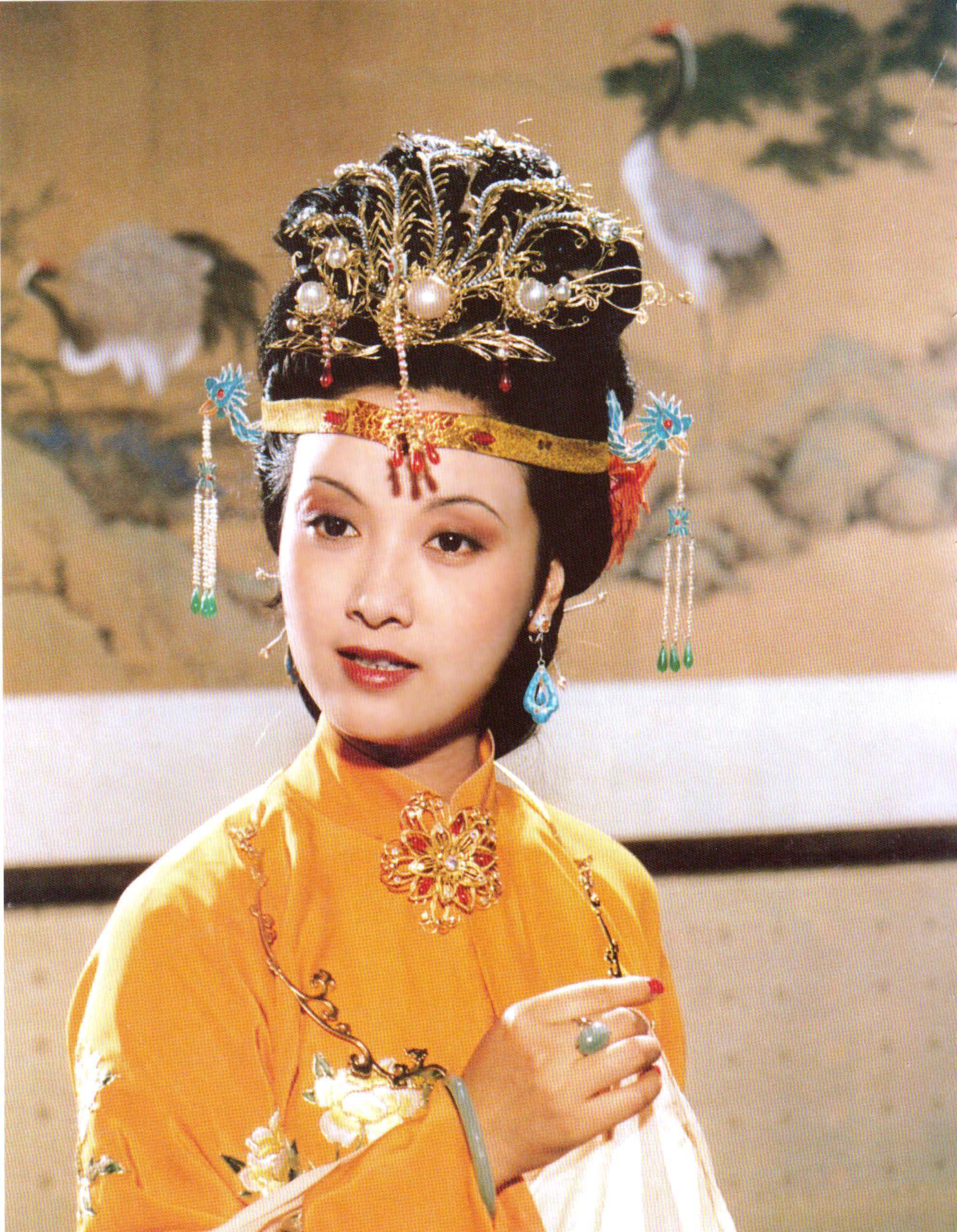 邓婕张国立虽然性格水火不容,却如此恩爱,但为何至今都没孩子?