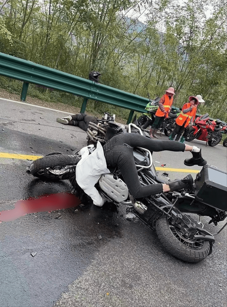 车祸死亡脑浆图片