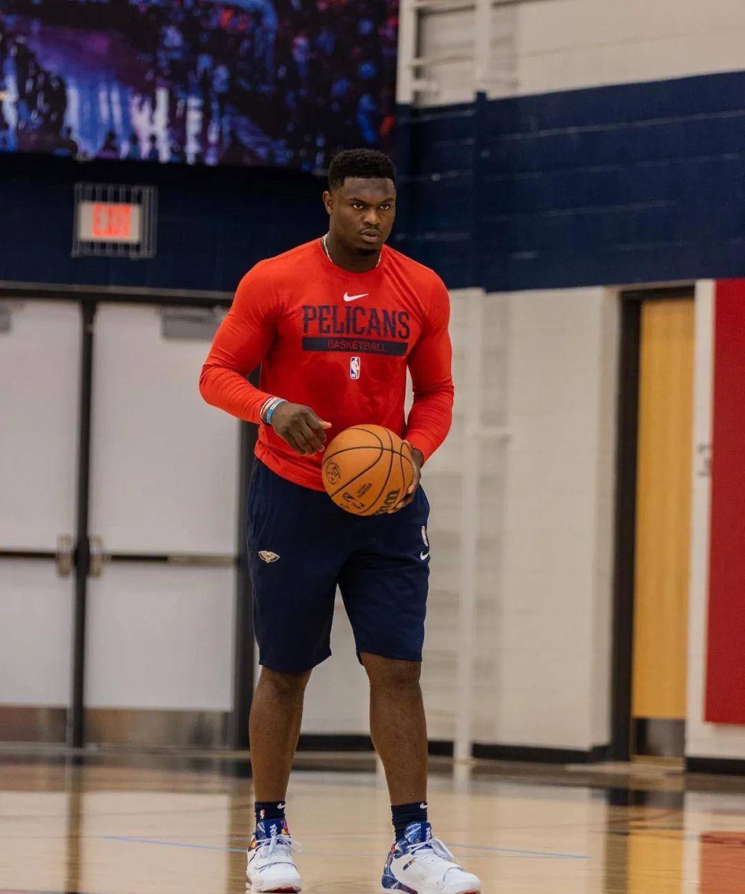 小卡大腿粗壮,锡安减重成功,阔别nba一年他们各自统治了训练赛_威廉森