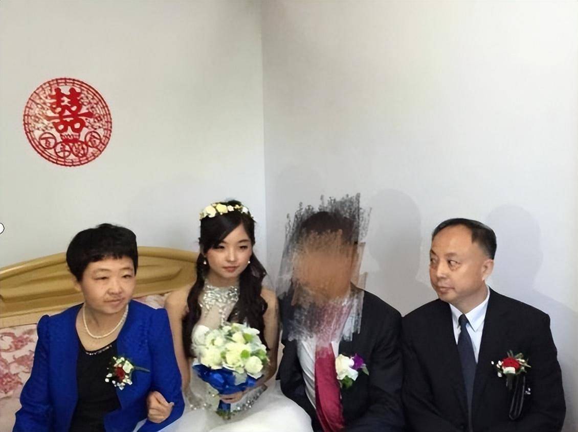 王冰冰:走红后被曝光生活混乱,和徐嘉余恋爱被指当"小三"_网友_恋情