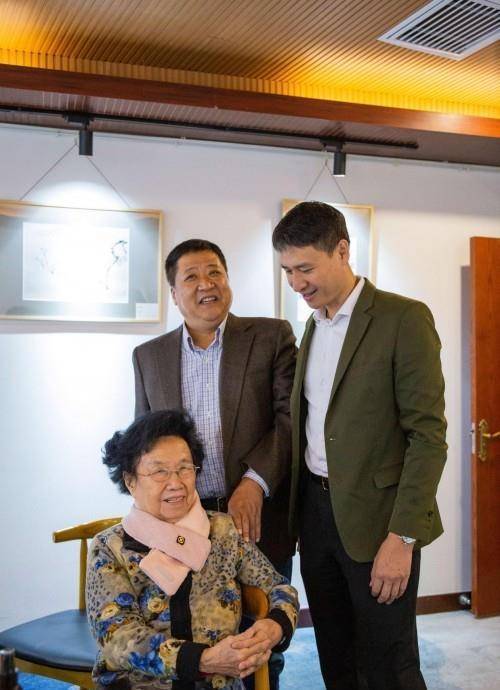 郑妮娜力,辣妹身材太美!