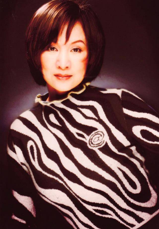 郑绪兰:已婚归化美国,45岁病倒,男友47岁去世,至今未婚_郑绪岚_东方