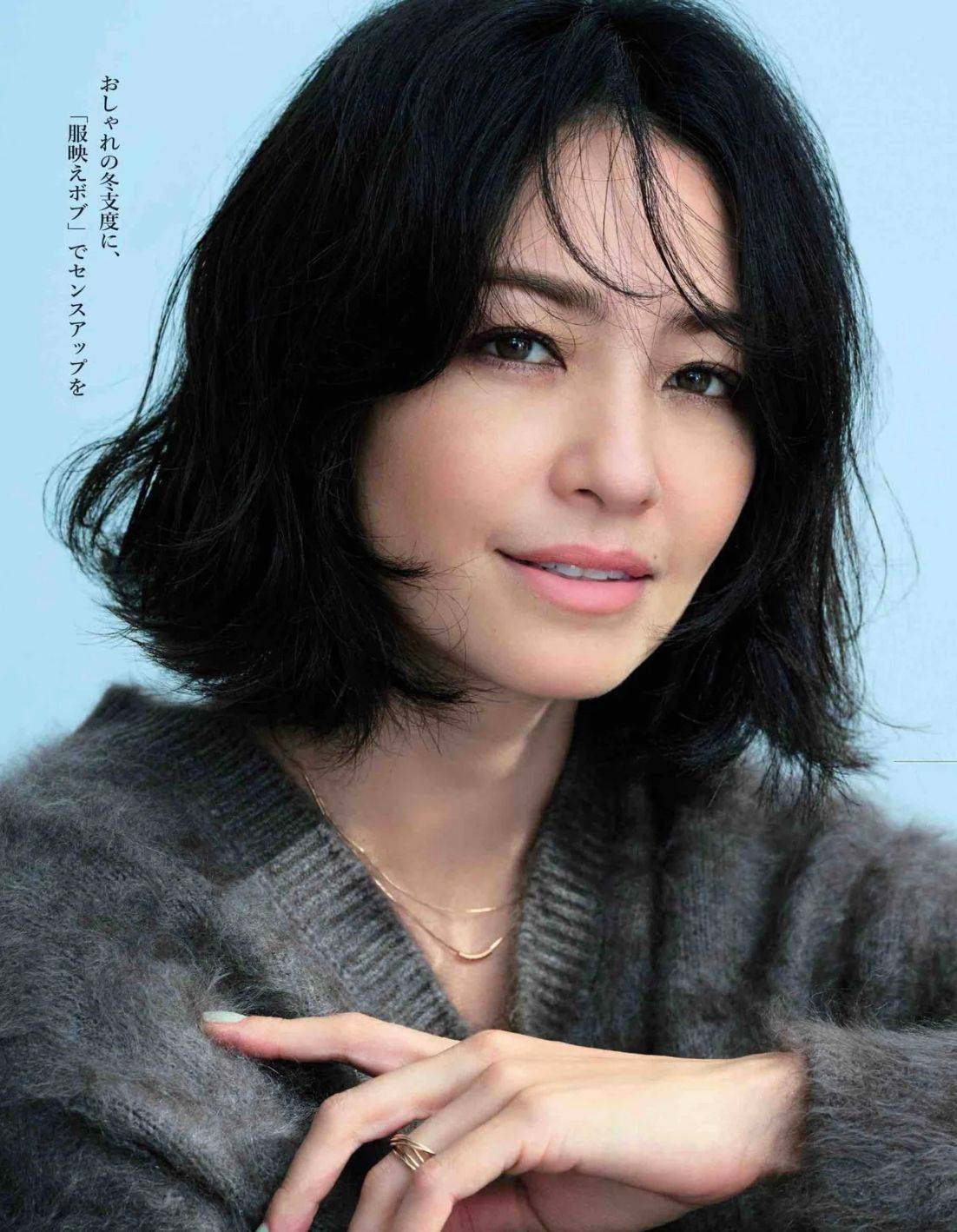 女人到了中年,头发别留太长,现在流行4种"肩上烫",优雅减龄