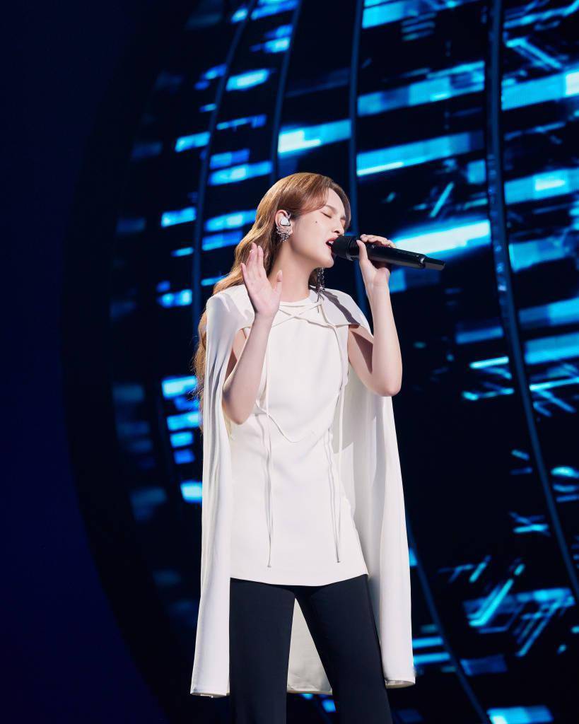 杨丞琳综艺《我们的歌》舞台 倾情演唱《小半》_写真_杨丞琳_舞台