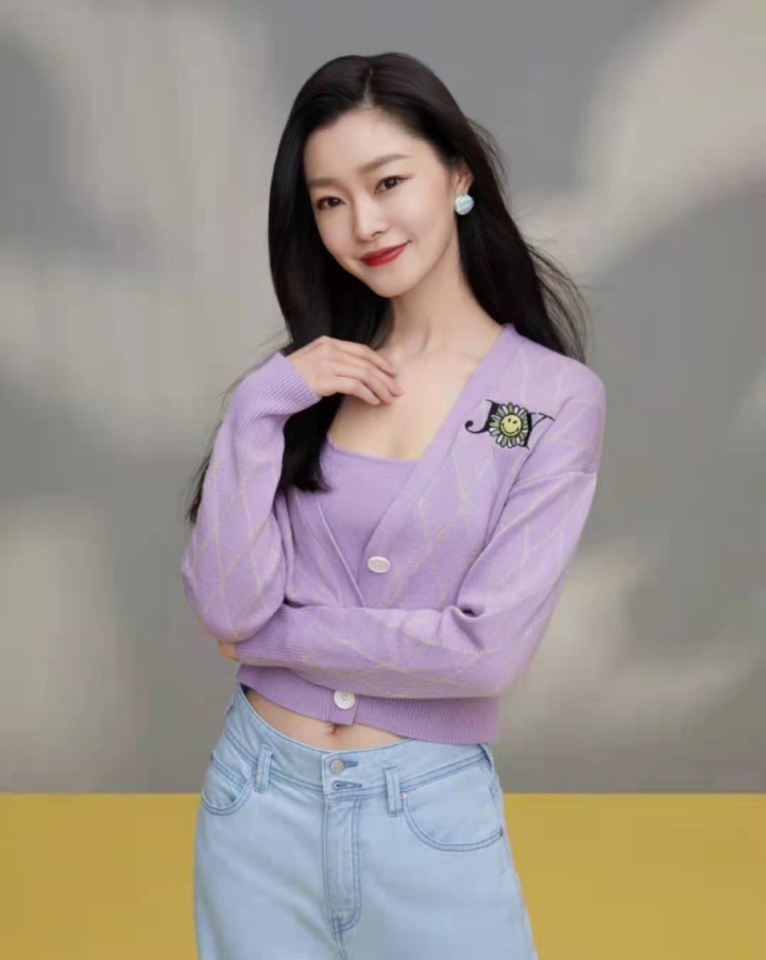 宋轶亲手做奶茶,动作娴熟优雅,身穿黑色工作服气质丝毫未减_时尚_经典