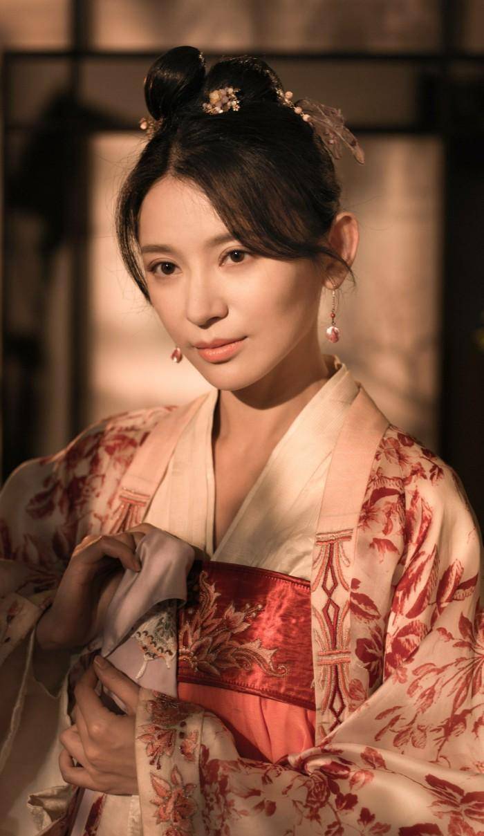 《琅邪榜》张雨欣演员:吴优出自:《因为遇见你》康姨妈演员:张棪琰