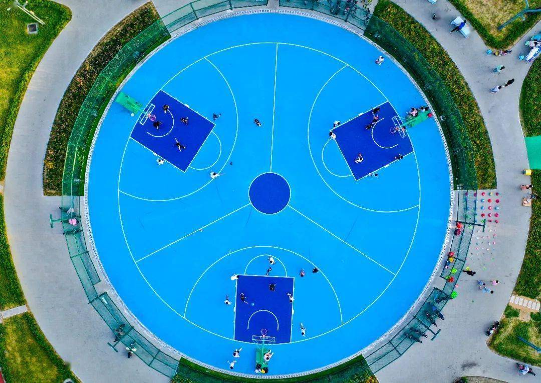 环游唐岛湾3000米长距离游泳等群众体育活动,举办西海岸新区第