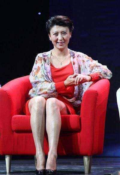 她45岁怀2胎,已当姥姥又高龄生女,因急性阑尾炎差点痛失女儿_闫学晶